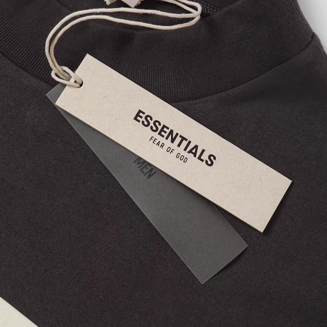 Essential 1977 Short/Shirt Set