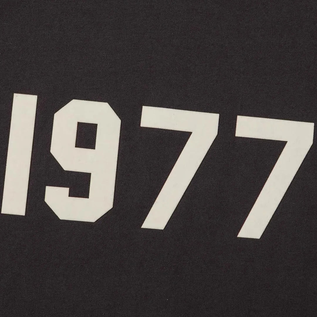 Essential 1977 Short/Shirt Set
